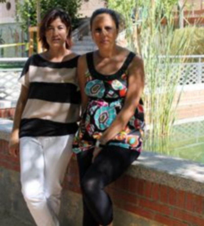 Teresa (izquierda) y Marta seguirán trabajando hasta el 31 de octubre