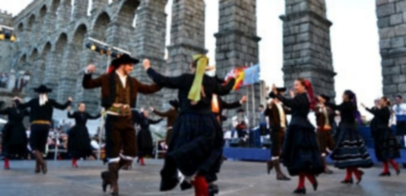 Gala de apertura del Festival que durante tres días llena de danzas exóticas