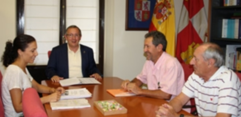 Los presidentes de las asociaciones de turismo rural reunidos con Javier López Escobar y Ruth Llorente. / El Adelantado