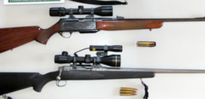 Las armas y la munición empleada por los furtivos fueron decomisadas por la Guardia Civil. / El Adelantado
