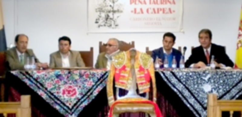 Imagen de los integrantes de la mesa presidencial del acto celebrado en el Ayuntamiento de Carbonero. / María Jesús Pérez