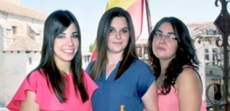 Mayte Mateo junto a sus Damas de Honor