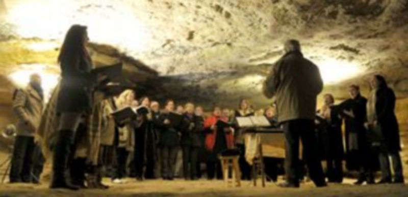 Concierto de Voces de Castilla celebrado estas Navidades en la cueva de San Juan de la Cruz. / Alberto Benavente