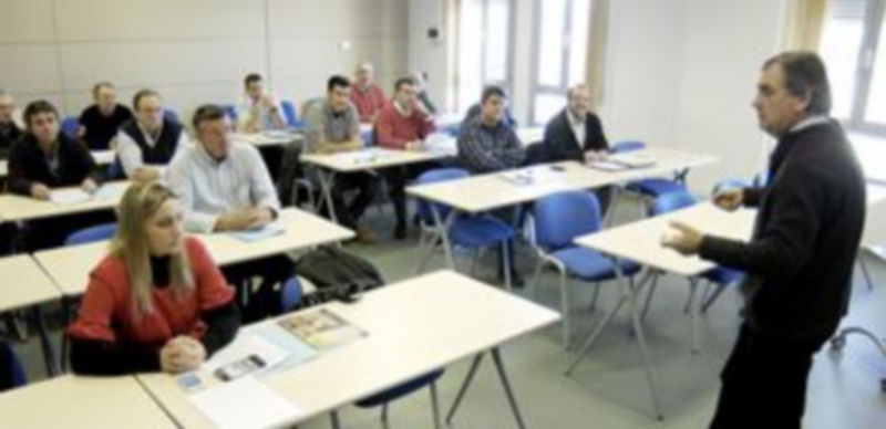 Juan Andrés Saiz Garrido habló sobre las actuaciones de primeros auxilios ante una emergencia en el autobús. / El Adelantado