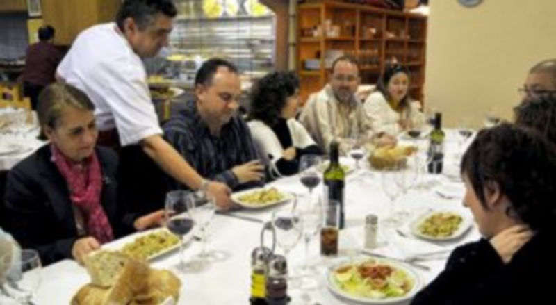 Un momento del almuerzo que la ejecutiva provincial de UGT celebró con los medios de comunicación. / Alberto Benavente