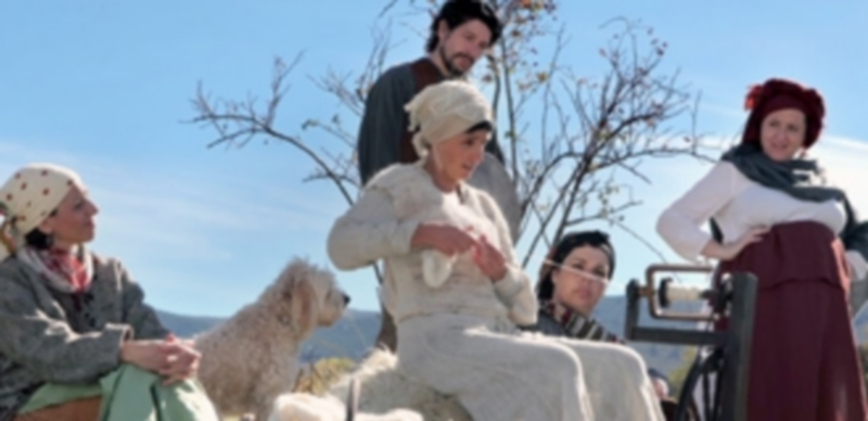 Un grupo de actores representa las labores que hacían las mujeres de los pastores con la lana. / El Adelantado