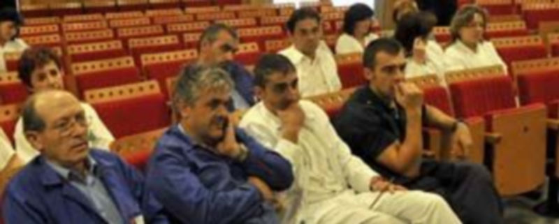 Inicio de la reunión informativa que CSI.F convocó en el salón de actos del Hospital General./Juan Martín