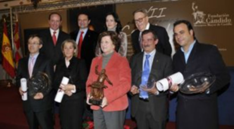 La Fundación Cándido otorga el jueves los premios ‘Mesonero Mayor’ 1 Imagen de archivo de una entrega de premios “Cándido Mesonero Mayor de Castilla”. / Juan Martín