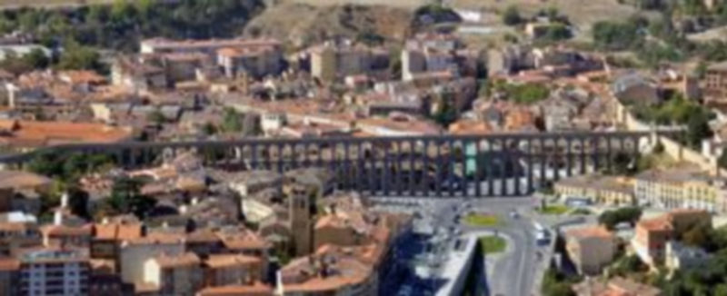 El concejal de IU quiere saber los planes del consistorio para la conservación y mantenimiento del primer monumento de la ciudad. / Juan Martín