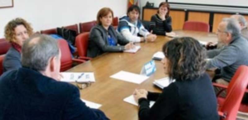 Última reunión de la comisión mixta de seguimiento de las obras de construcción del pabellón del ‘Peñascal’. / Juan Martin