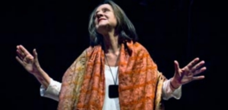 Jeannine Mestre encarna a la escritora Joan Didion en “El año del pensamiento mágico”. / David Benito