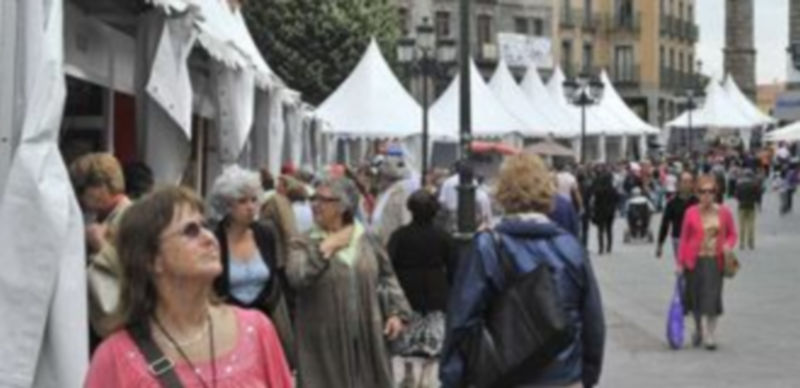 En la última edición de la Feria Pronatura que organiza Femur las artesanas expusieron más de 1.900 productos. /Kamarero