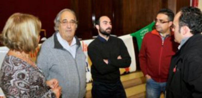 Representantes de la plataforma antes de la rueda de prensa en la que anunciaron la concentración de mañana./ Kamarero.