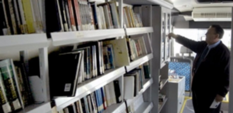 La Diputación cuenta en la actualidad con tres bibliobuses