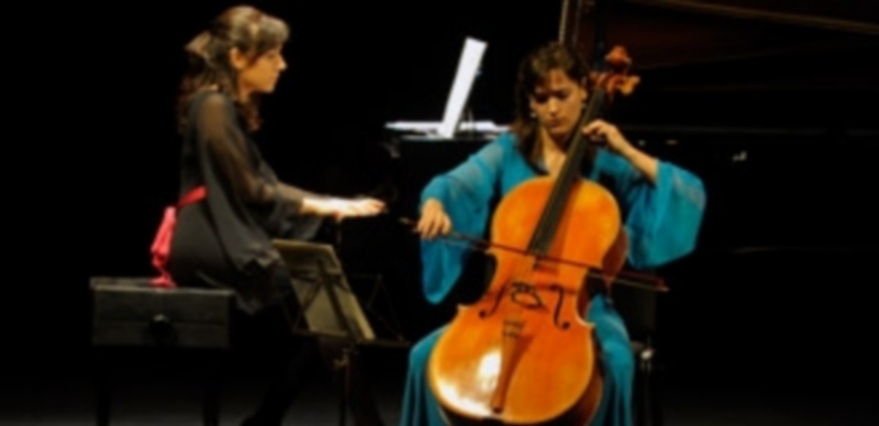 Paula Cuesta y Dorina Komani