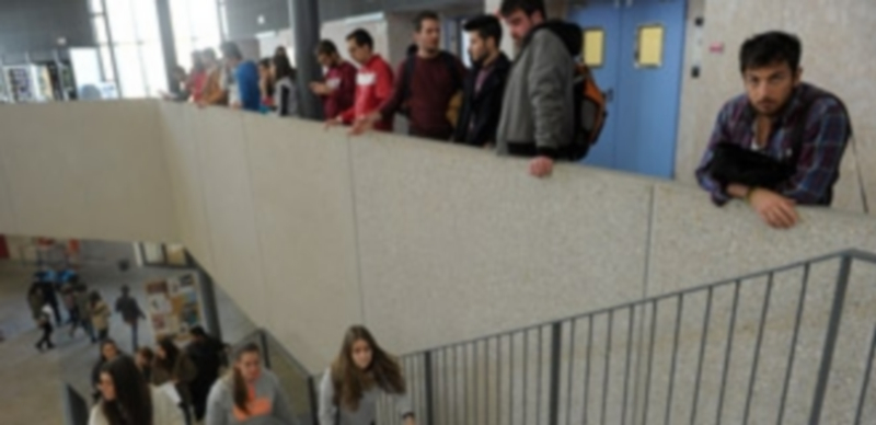 Ocho de las diez carreras con mayor salida laboral pueden cursarse en la UVa 1 Alumnos en el campus María Zambrano de la Universidad de Valladolid. / Kamarero