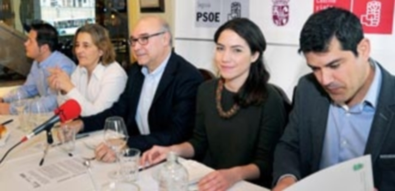 De izquierda a derecha