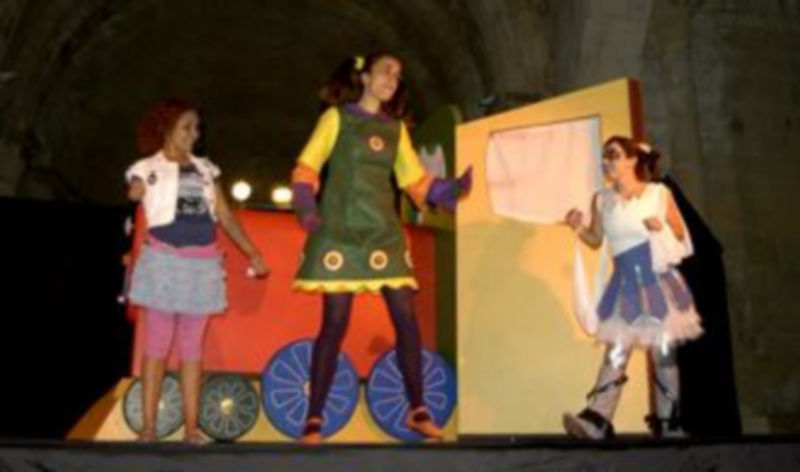 Un momento de la obra "Borrón y un mundo nuevo" que abrió el V Festival de Artes Escénicas y Discapacidad. / Leo Valdes