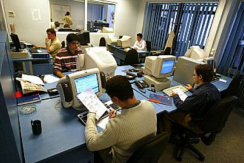 La informática es una herramienta básica para acceder al empleo. / Ical