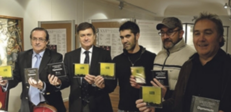 Un momento de la entrega de premios a los grupos ganadores del concurso. / Juan Martín