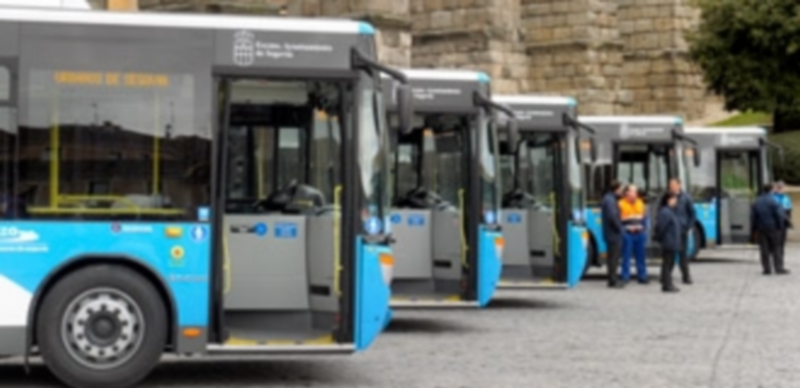 La adquisición de nuevos autobuses es uno de los gastos que ha tenido que asumir el Ayuntamiento. / Kamarero