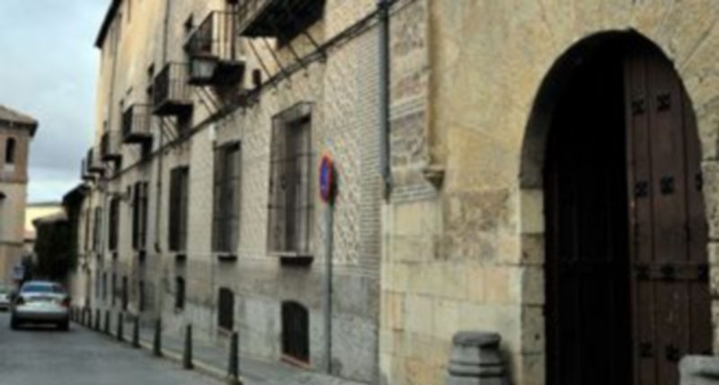 Fachada del colegio Madres Concepcionistas