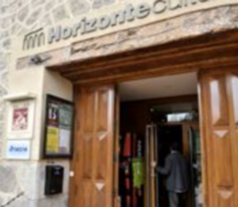 Fachada de la sede de Horizonte Cultural en la plaza de Conde Alpuente. / K.