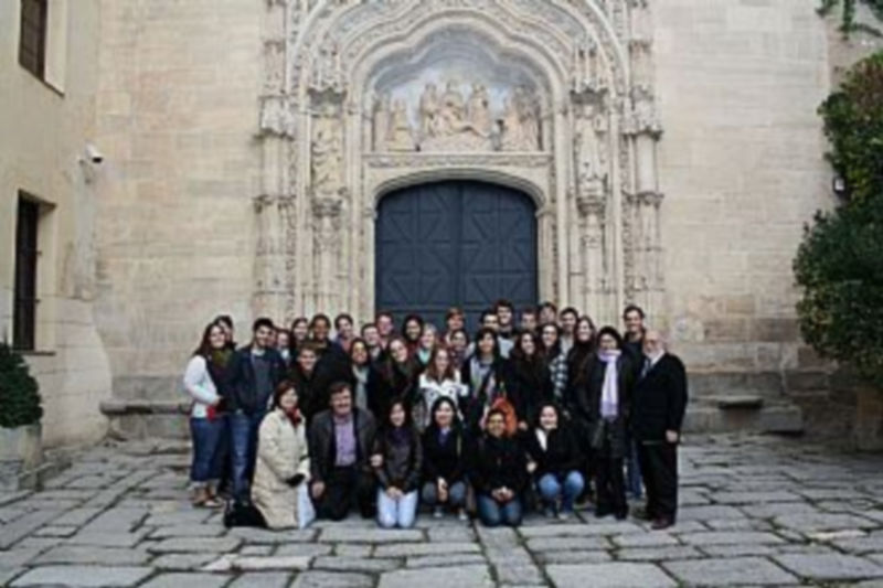 El grupo de universitarios norteamericanos recorrió las aulas y el magnífico entorno histórico del campus privado./El Adelantado