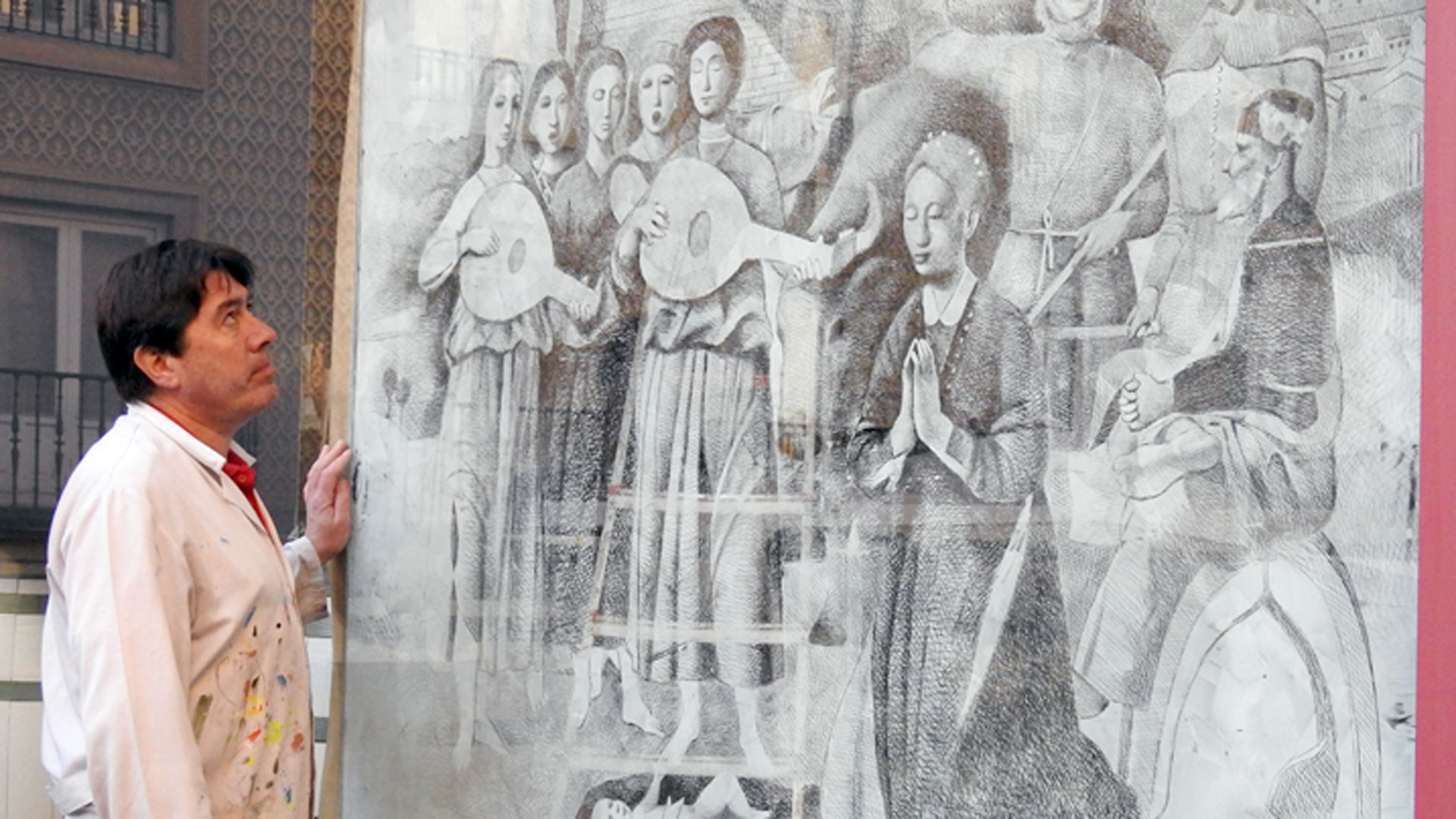 López Saura viendo su obra