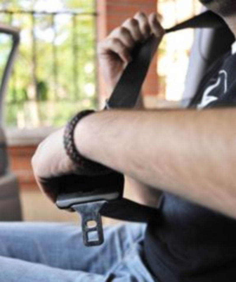 El cinturón de seguridad reduce a la mitad las consecuencias de un siniestro. /A.K.