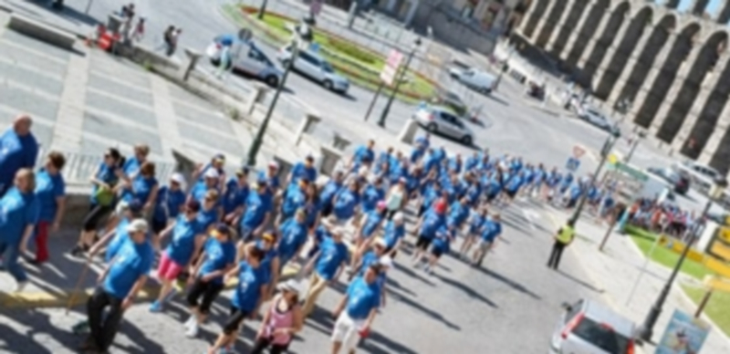 Parte del grupo de la marcha popular en la zona del Acueducto. / Juan Luis Misis
