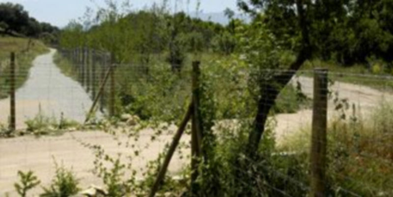 Casado ha criticado que se invierta en hacer un camino invadiendo una propiedad