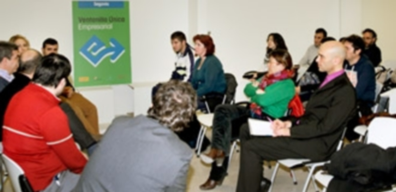 La Ventanilla Única Empresarial desarrolla actividades de asesoramiento y formación de los nuevos empresarios. / E. A.