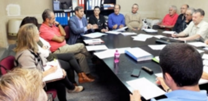 Un momento del encuentro entre los represedntantes sindicales y de la administración provincial. / El Adelantado