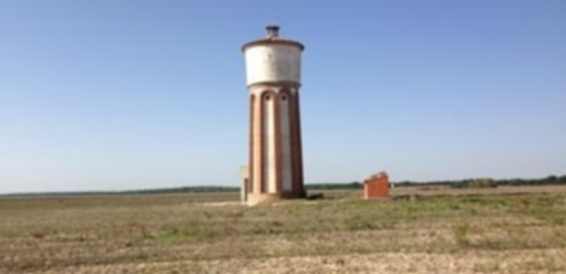 Depósito de agua en Donhierro