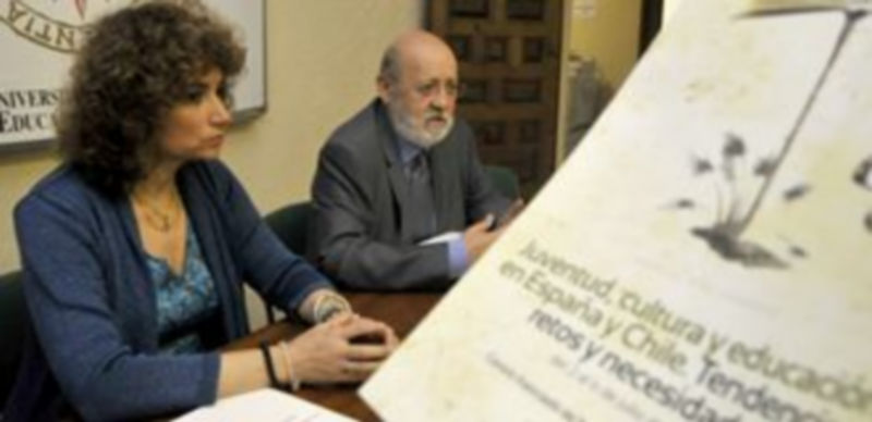 Rosario Sánchez y José Félix Tezanos presentaron las características del curso de verano en la UNED. / Alberto Benavente