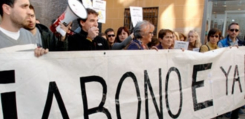 Los usuarios del autobús se manifestaron la pasada semana. / Juan Martín