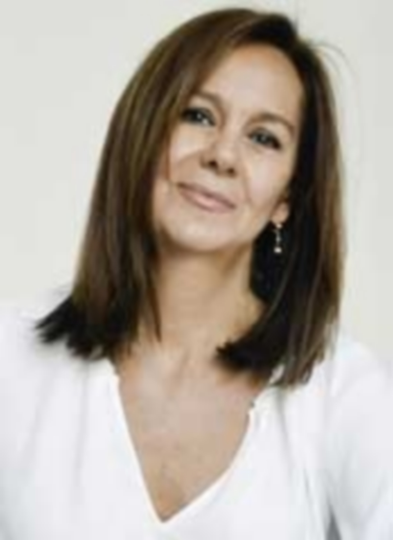 La escritora María Dueñas estará hoy en el Palacio de Quintanar. / El Adelantado