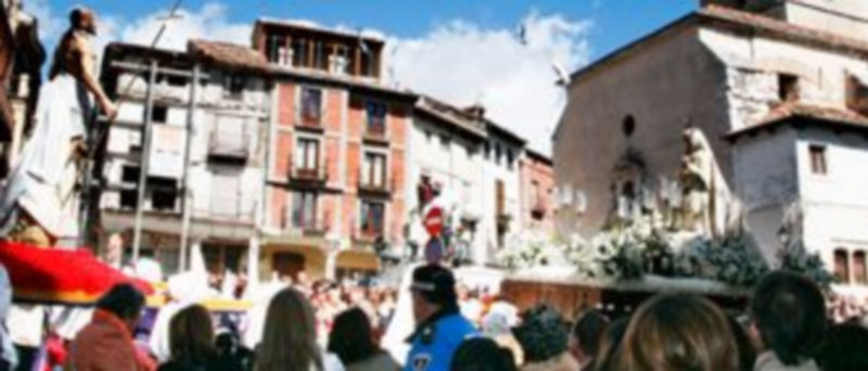 Encuentro de la Soledad y Cristo Resucitado en la procesión celebrada el pasado año en la villa./Gabriel Gómez