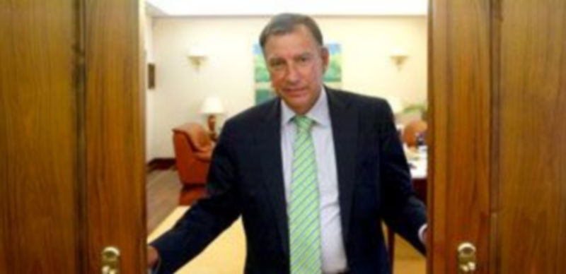 El consejero Juan José Mateos advierte que debido a la crisis económica la segunda fase del campus va a sufrir retrasos.  / Ical