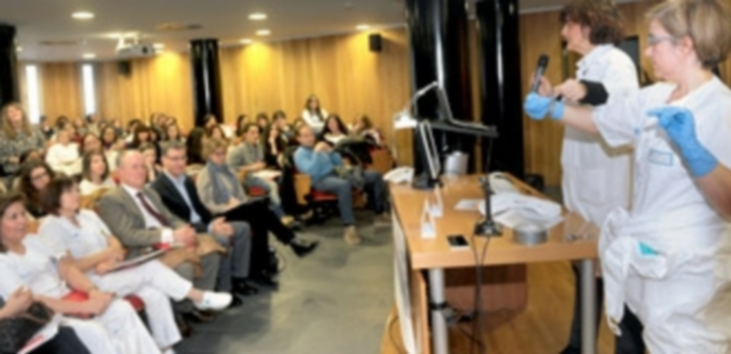 Estudiantes y profesionales del ámbito sanitario compartieron la jornada de formación y prevención. / Kamarero