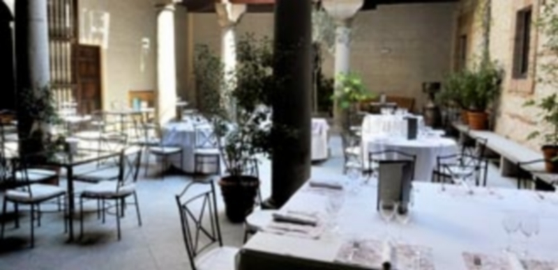 Imagen del patio interior del Palacio de la Floresta