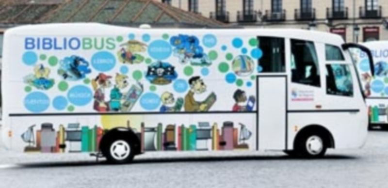 Los bibliobuses de la Diputación recorren la provincia para acercar libros