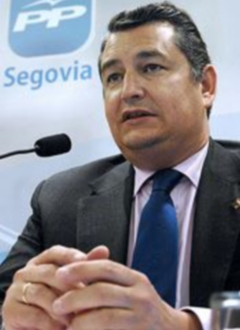 El PP califica como ‘frívola” la actitud del PSOE en el debate de la Ley de la Administración Local 1 Imagen de la participación en la jornada sobre municipalismo celebrada ayer en el Hotel Los Arcos de Segovia. / A. Benavente