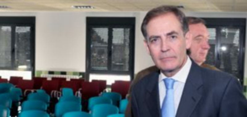 El secretario general de Educación en una visita realizada a Coca./Kamarero