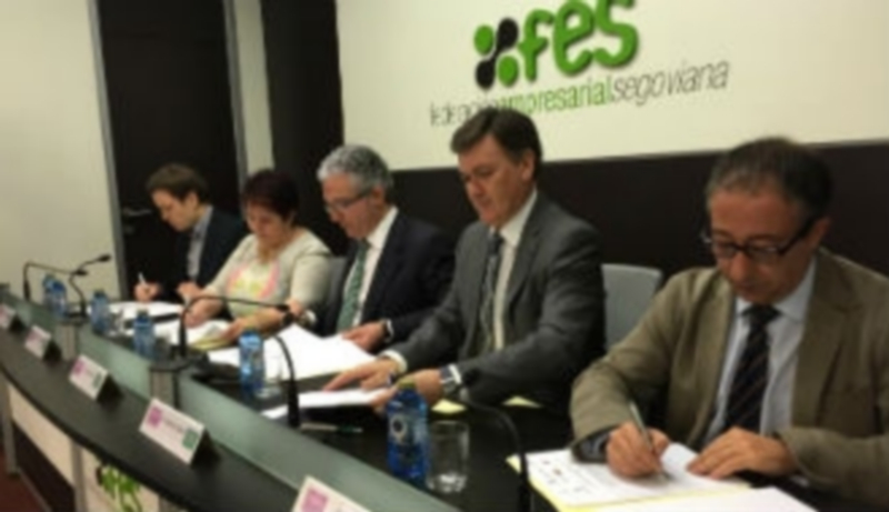 De iz. a dcha: Antona