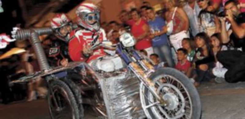 Los Autos Locos atraen cada año a numeroso público. / Gabriel Gómez