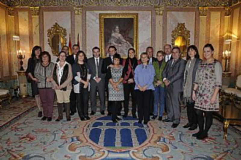 Los representantes de las ciudades que integran la red posaron para la “foto de familia” en la Sala Blanca./Juan Martín