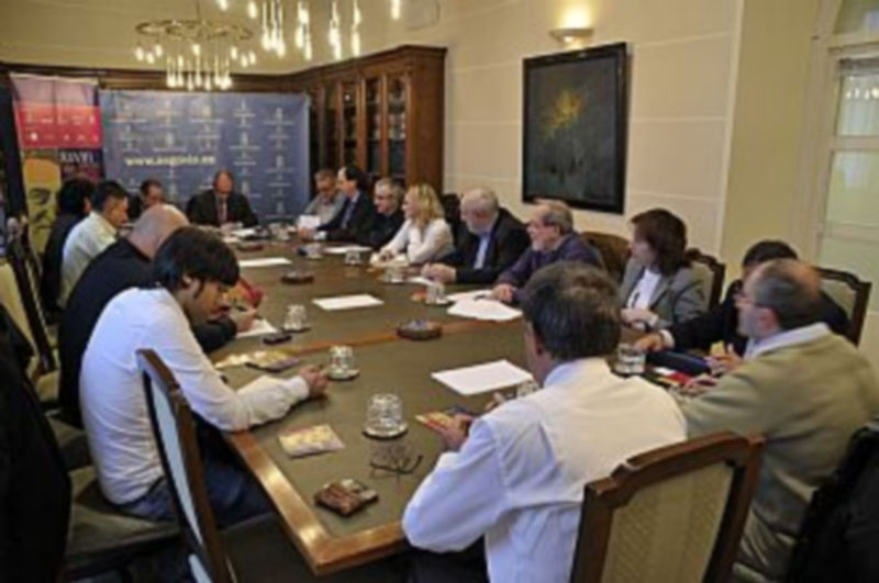 Un momento de la reunión del jurado