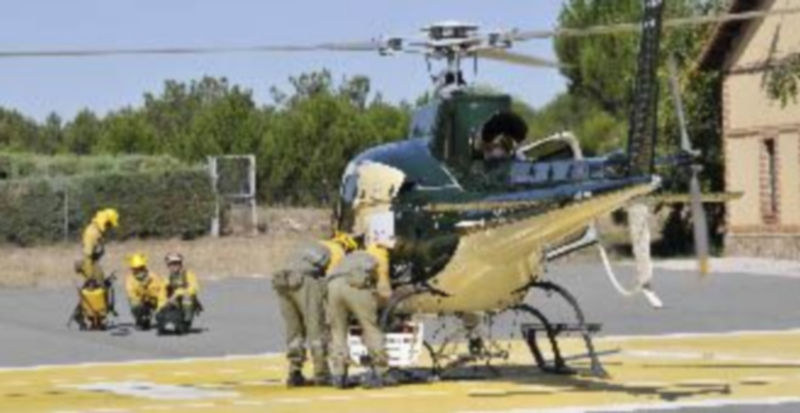 Efectivos de extinción de incendios en el parque de Coca